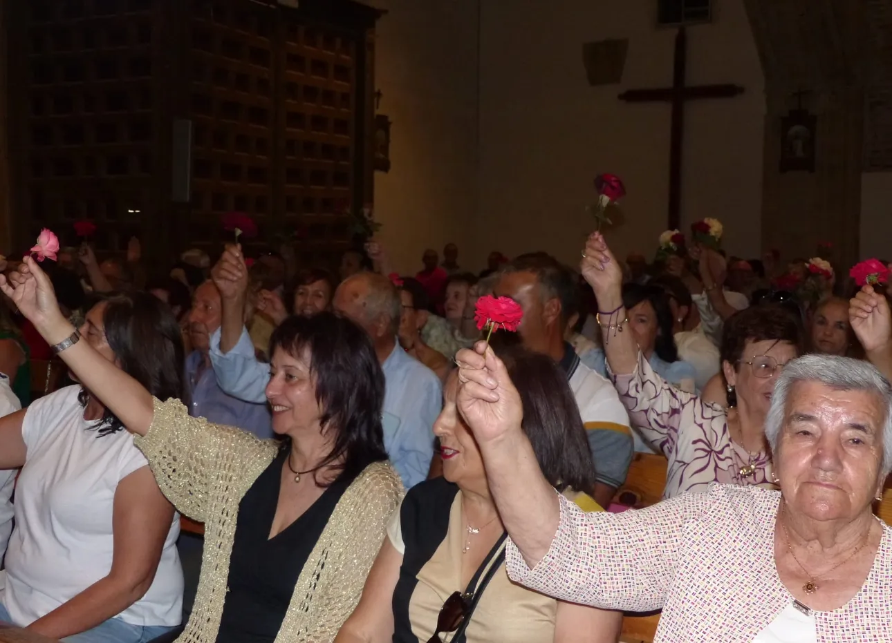 Foto 4 - Emociones y buen ambiente durante la celebraci&oacute;n anual de la Asociaci&oacute;n de Mayores San Pedro de Villoria
