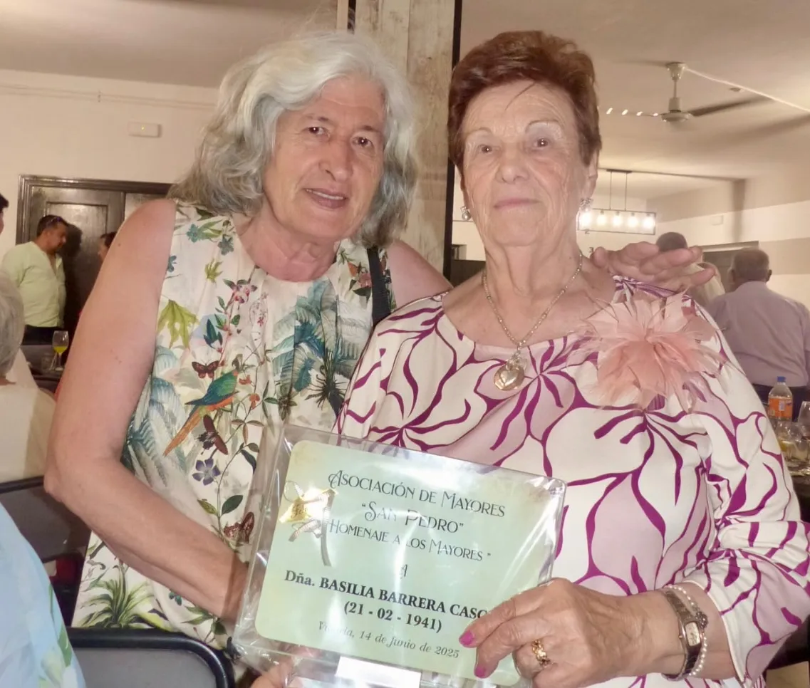 Foto 11 - Emociones y buen ambiente durante la celebraci&oacute;n anual de la Asociaci&oacute;n de Mayores San Pedro de Villoria