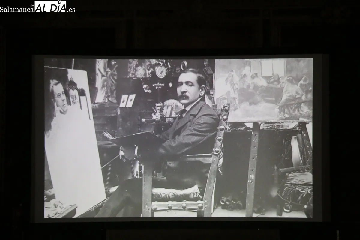 Los vecinos de Vitigudino asistieron este domingo a la proyección de un audivisual sobre la vida y obra de su pintor, Vidal Gonzälez Arenal (1859-1925) / CORRAL