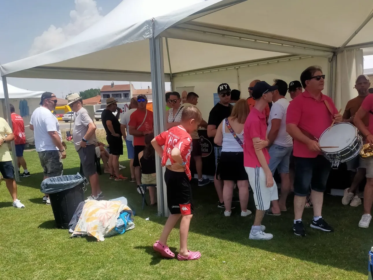 Foto 2 - Multitudinario apoyo al IV Torneo Ben&eacute;fico 'La Sonrisa de Mar&iacute;a' en Villoria