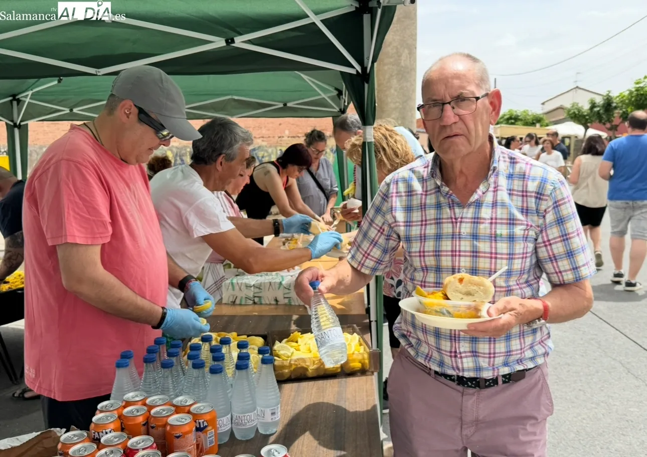 Foto 3 - Paella y solidaridad unen a m&aacute;s de 300 personas en El Campo de Pe&ntilde;aranda para decir adi&oacute;s a sus fiestas del Corpus