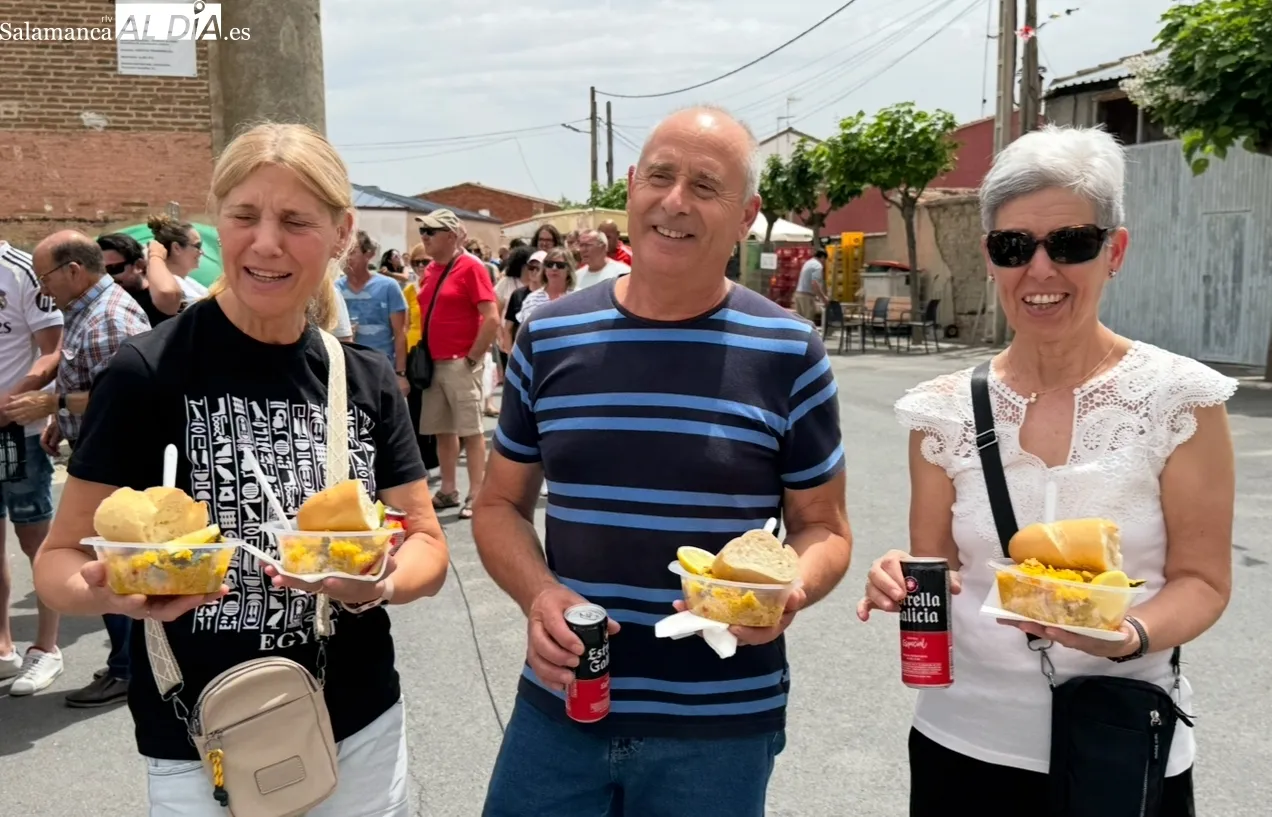 Foto 8 - Paella y solidaridad unen a m&aacute;s de 300 personas en El Campo de Pe&ntilde;aranda para decir adi&oacute;s a sus fiestas del Corpus