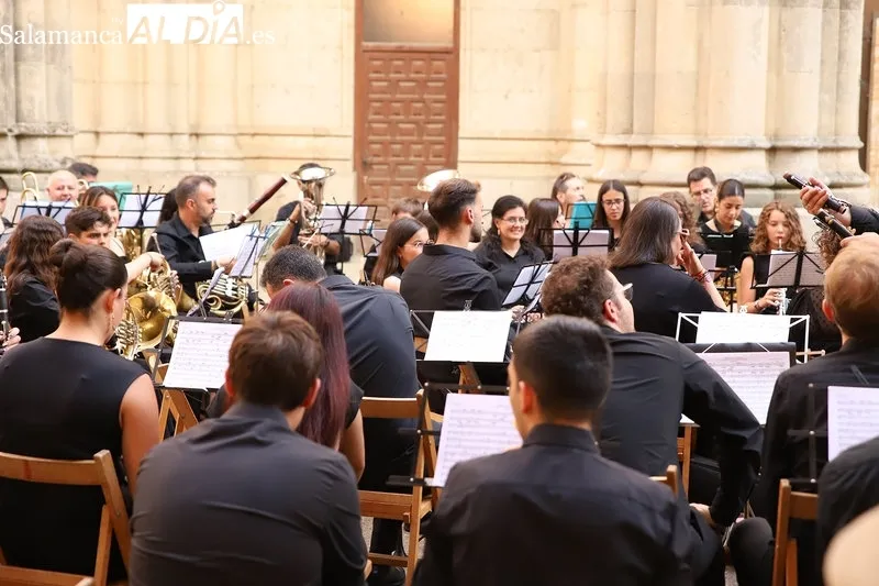 Foto 11 - La Banda de M&uacute;sica Alba de Tormes desvela en concierto los pasodobles de su nuevo disco taurino