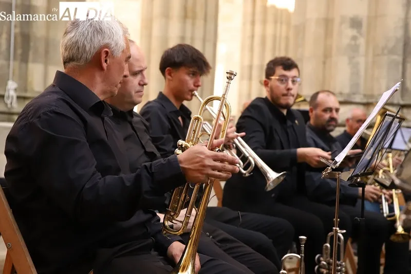 Foto 7 - La Banda de M&uacute;sica Alba de Tormes desvela en concierto los pasodobles de su nuevo disco taurino
