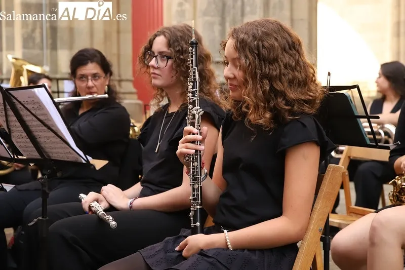 Foto 3 - La Banda de M&uacute;sica Alba de Tormes desvela en concierto los pasodobles de su nuevo disco taurino