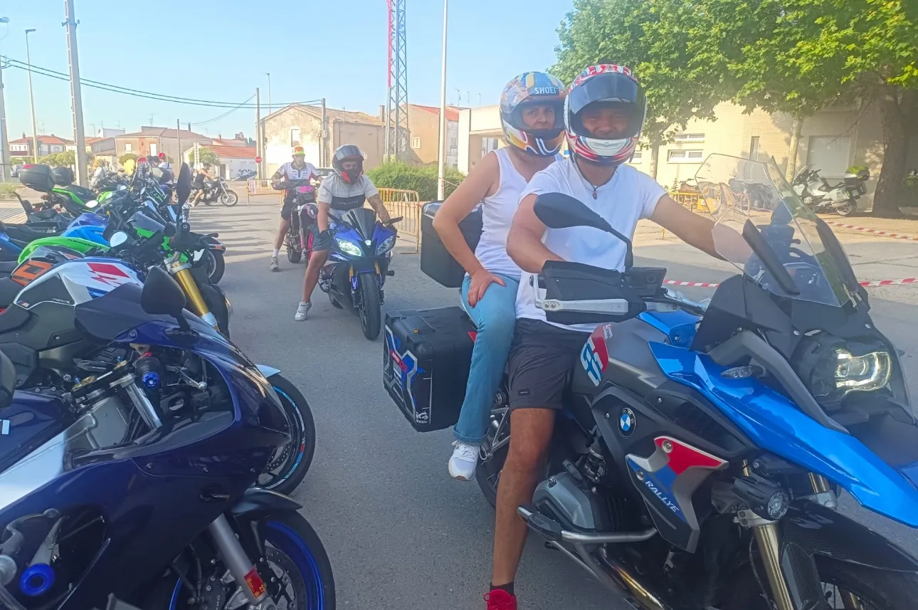 Foto 4 - La VI Quedada Motera Motorratones de Villoria se consagra como una gran jornada festiva con miles de participantes