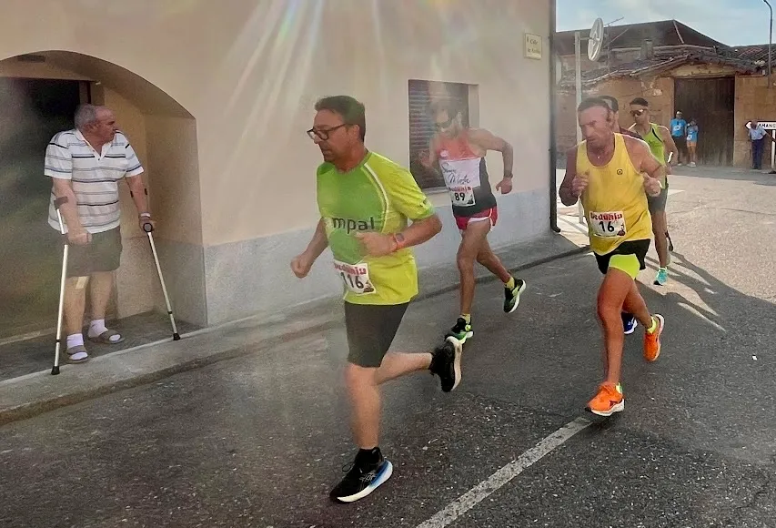 Foto 4 - Adri&aacute;n Moro y Gema Mart&iacute;n reinan en la II Carrera Popular de San Morales