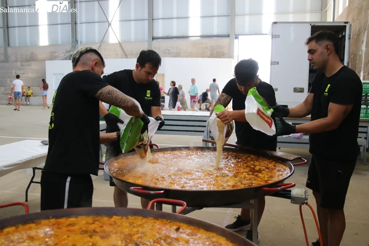 Buen sabor de boca para despedir las fiestas de San Pedro en Villar de Peralonso / CORRAL 