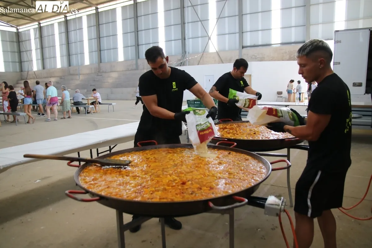 Buen sabor de boca para despedir las fiestas de San Pedro en Villar de Peralonso / CORRAL 