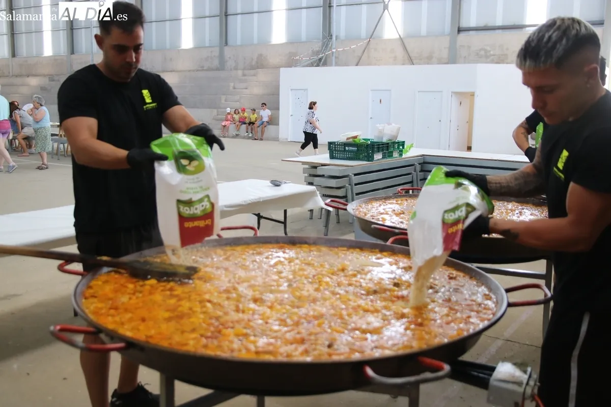 Buen sabor de boca para despedir las fiestas de San Pedro en Villar de Peralonso / CORRAL 