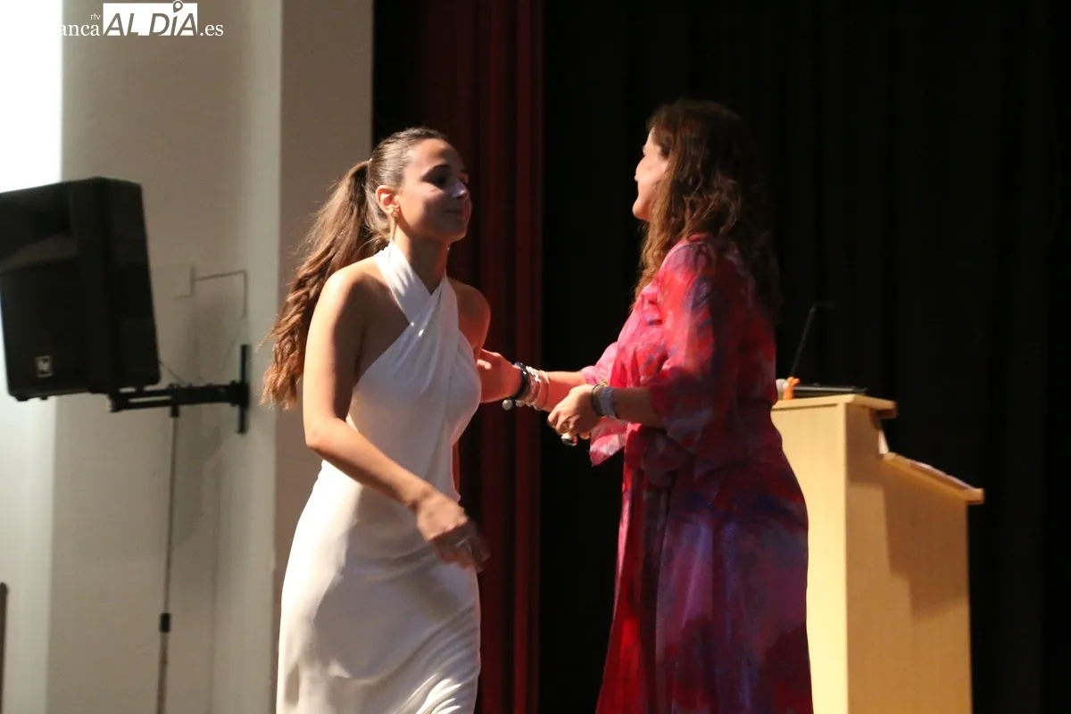 Acto de graduación de 17 nuevos bachilleres en el IES Ramos del Manzano de Vitigudino / CORRAL