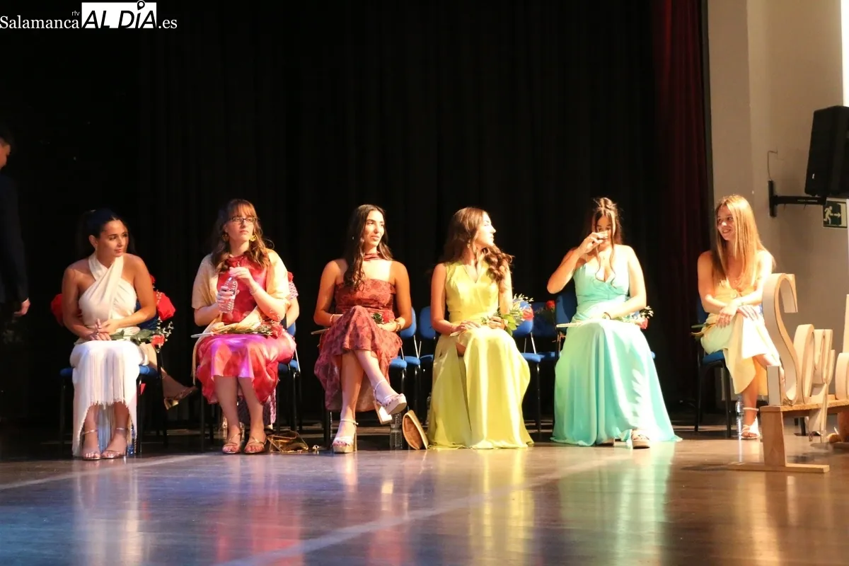 Acto de graduación de 17 nuevos bachilleres en el IES Ramos del Manzano de Vitigudino / CORRAL