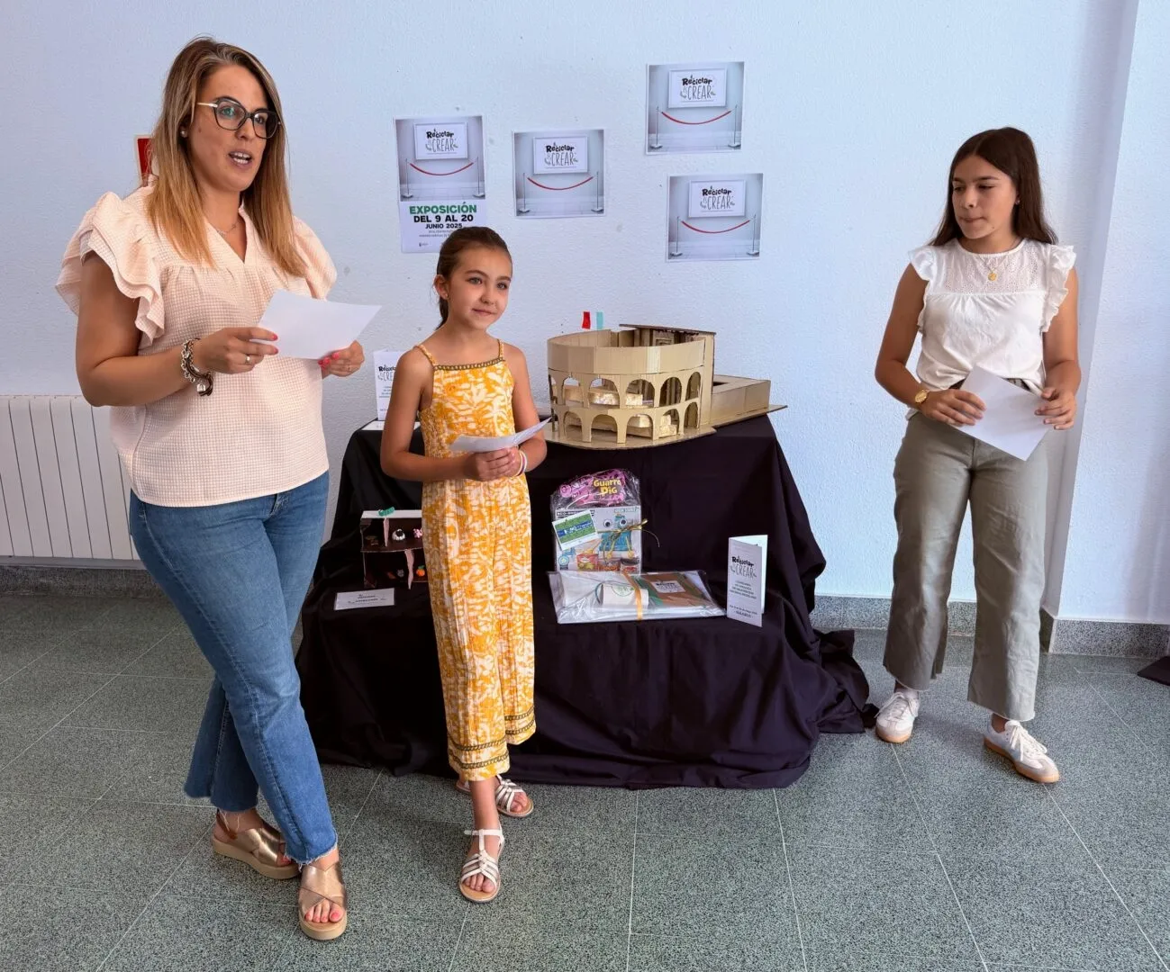El talento joven de Guijuelo transforma basura en arte en el concurso 'Reciclar es crear'
