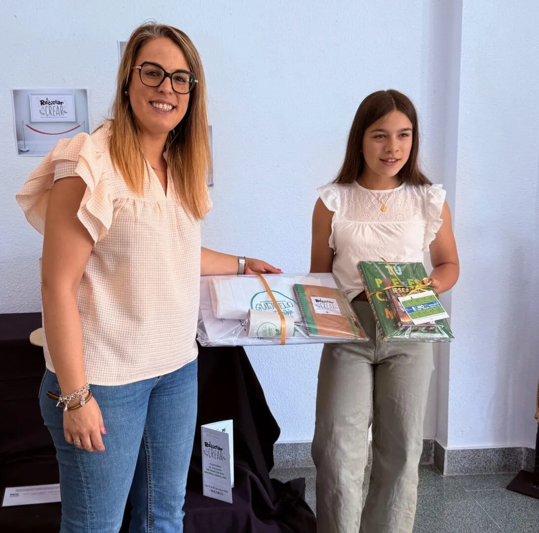El talento joven de Guijuelo transforma basura en arte en el concurso 'Reciclar es crear'