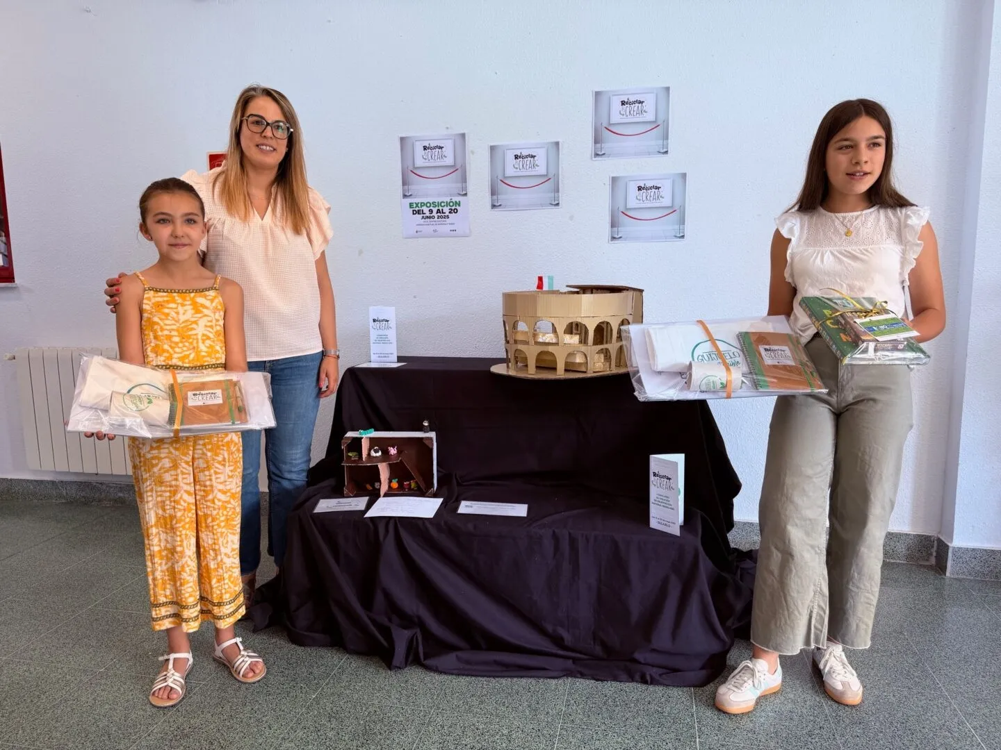 El talento joven de Guijuelo transforma basura en arte en el concurso 'Reciclar es crear'