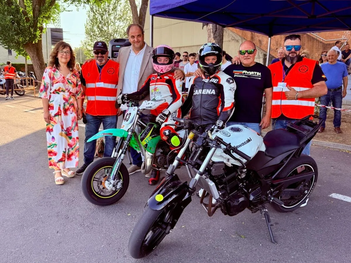 Foto 5 - FOTOS | Las motos rugen en Guijuelo y la XVI Concentraci&oacute;n Moto Club Pata Negra