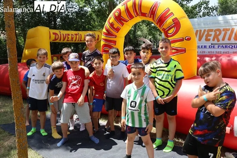 Foto 6 - Gran ambiente en la Fiesta de Fin de Curso del Colegio Santa Isabel