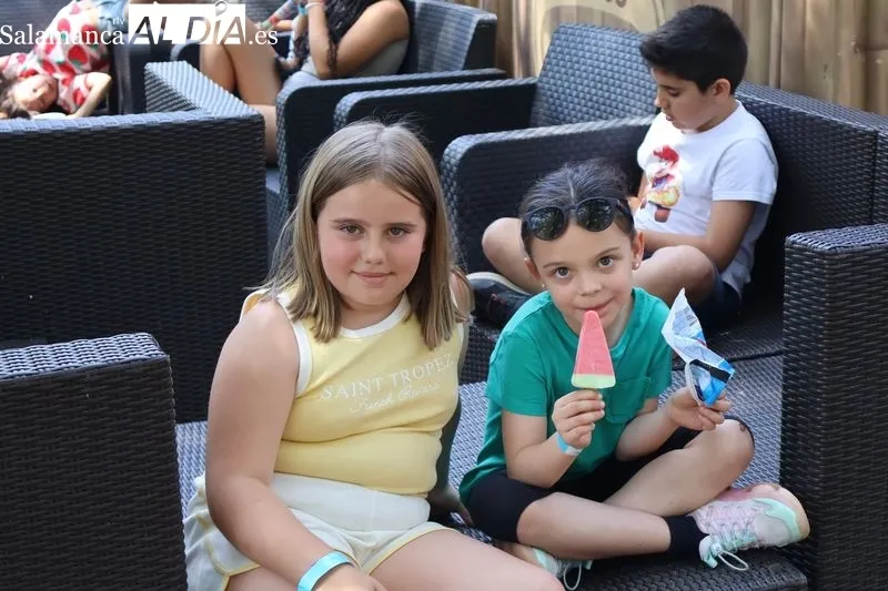 Foto 4 - Gran ambiente en la Fiesta de Fin de Curso del Colegio Santa Isabel