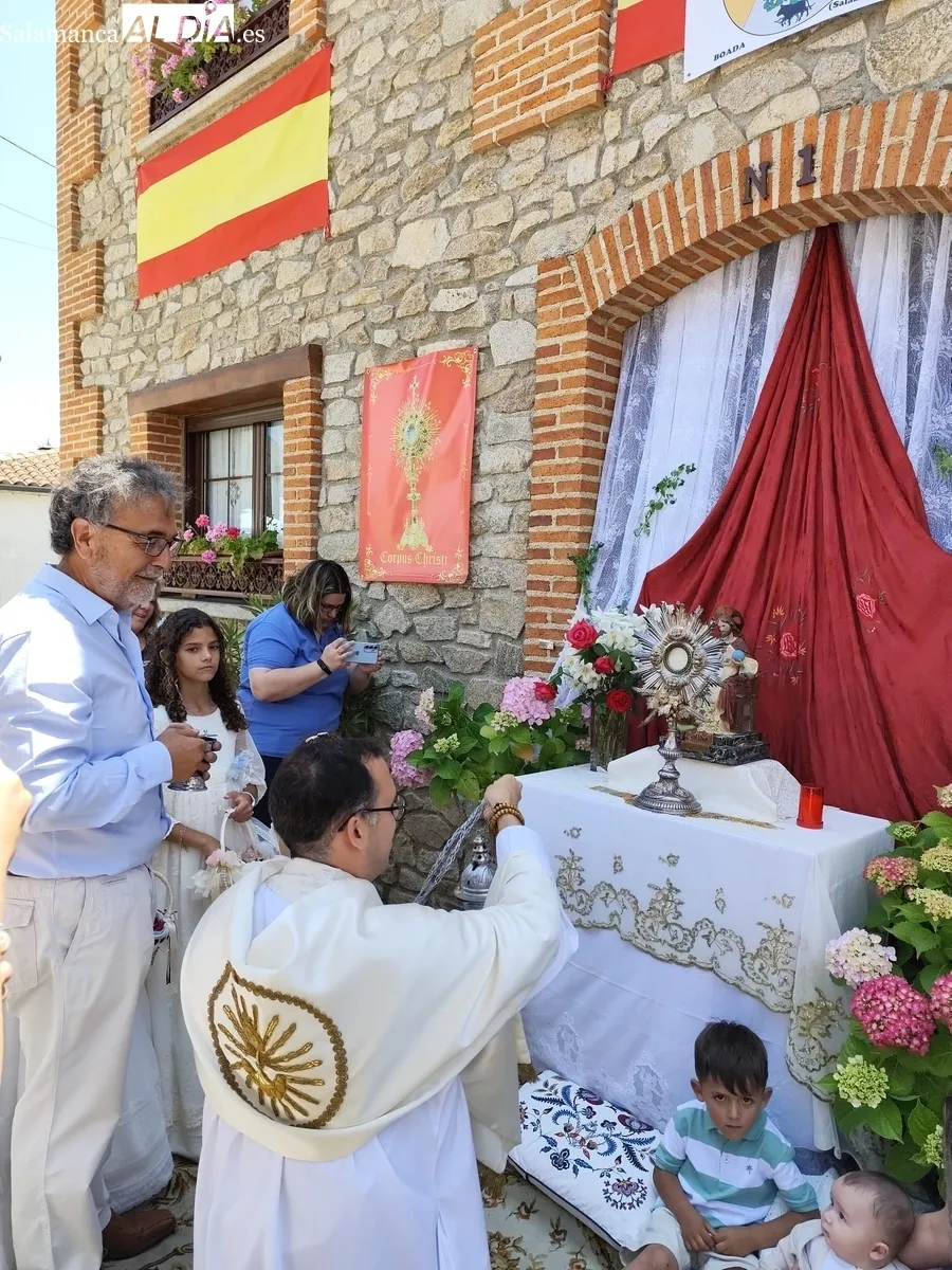 Celebraciones religiosas en honor al Santísimo en Boada / FOTOS: JESÚS CRUZ