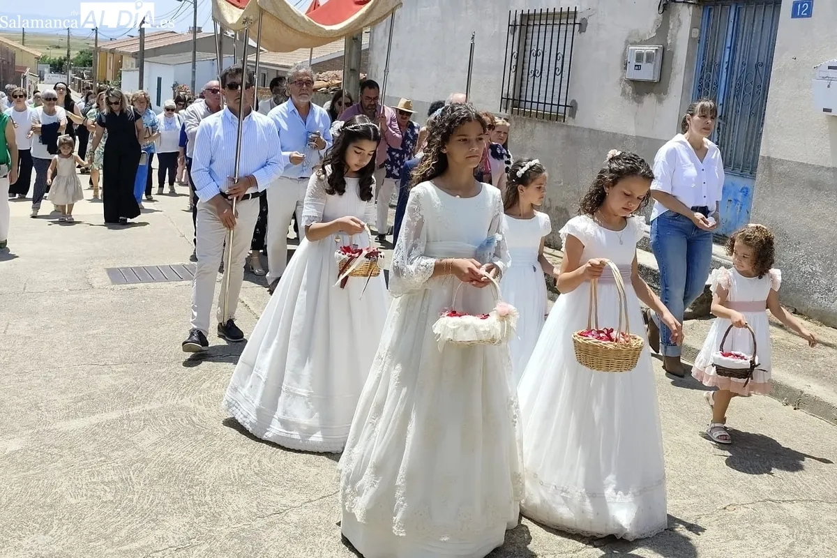 Celebraciones religiosas en honor al Santísimo en Boada / FOTOS: JESÚS CRUZ