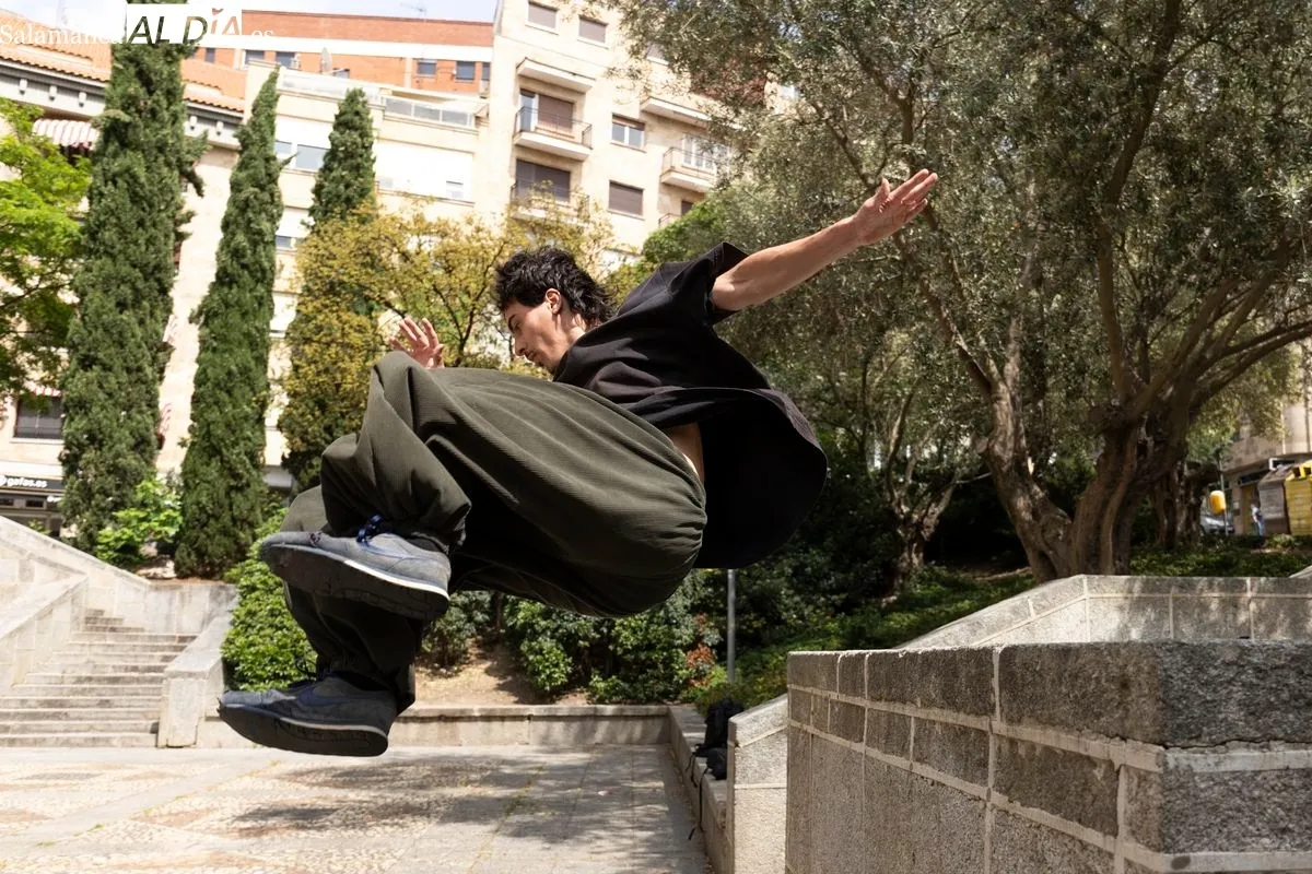 Juanjo González (@blackcat2066) practicando parkpur en Salamanca | FOTOS: David Sañudo