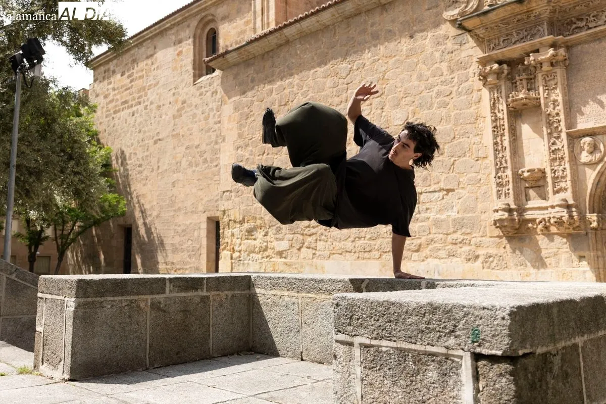 Juanjo González (@blackcat2066) practicando parkpur en Salamanca | FOTOS: David Sañudo