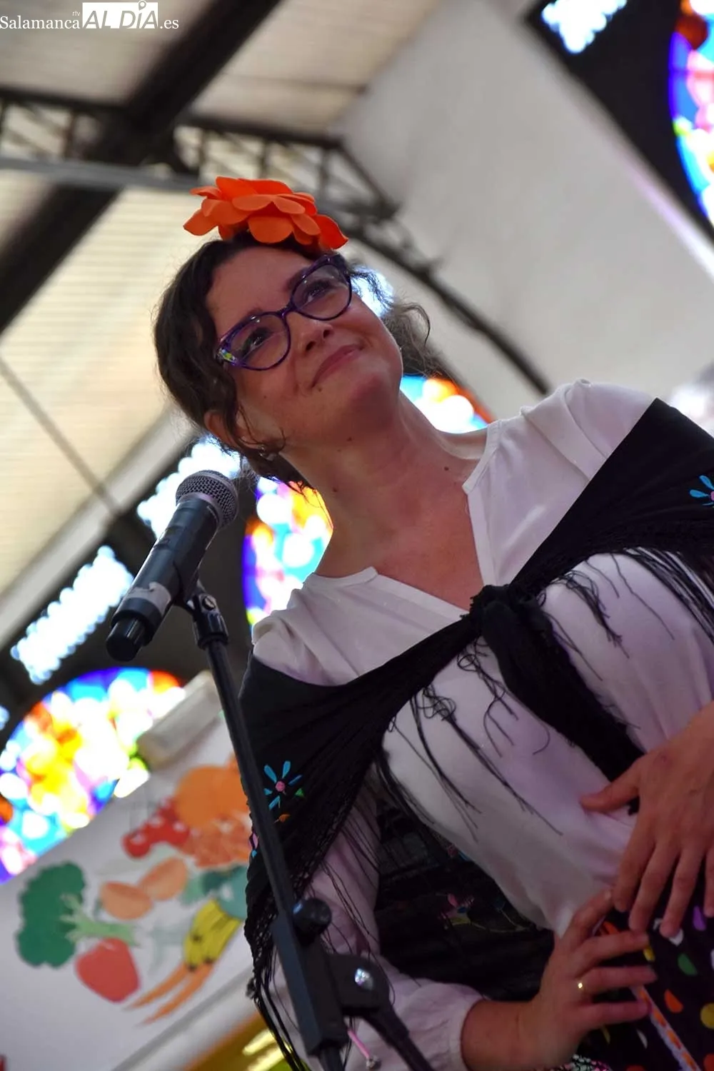 Concierto del coro de Afibrosal en el Mercado Central | Fotos: Fernando Sánchez Gómez (FerCyborg)