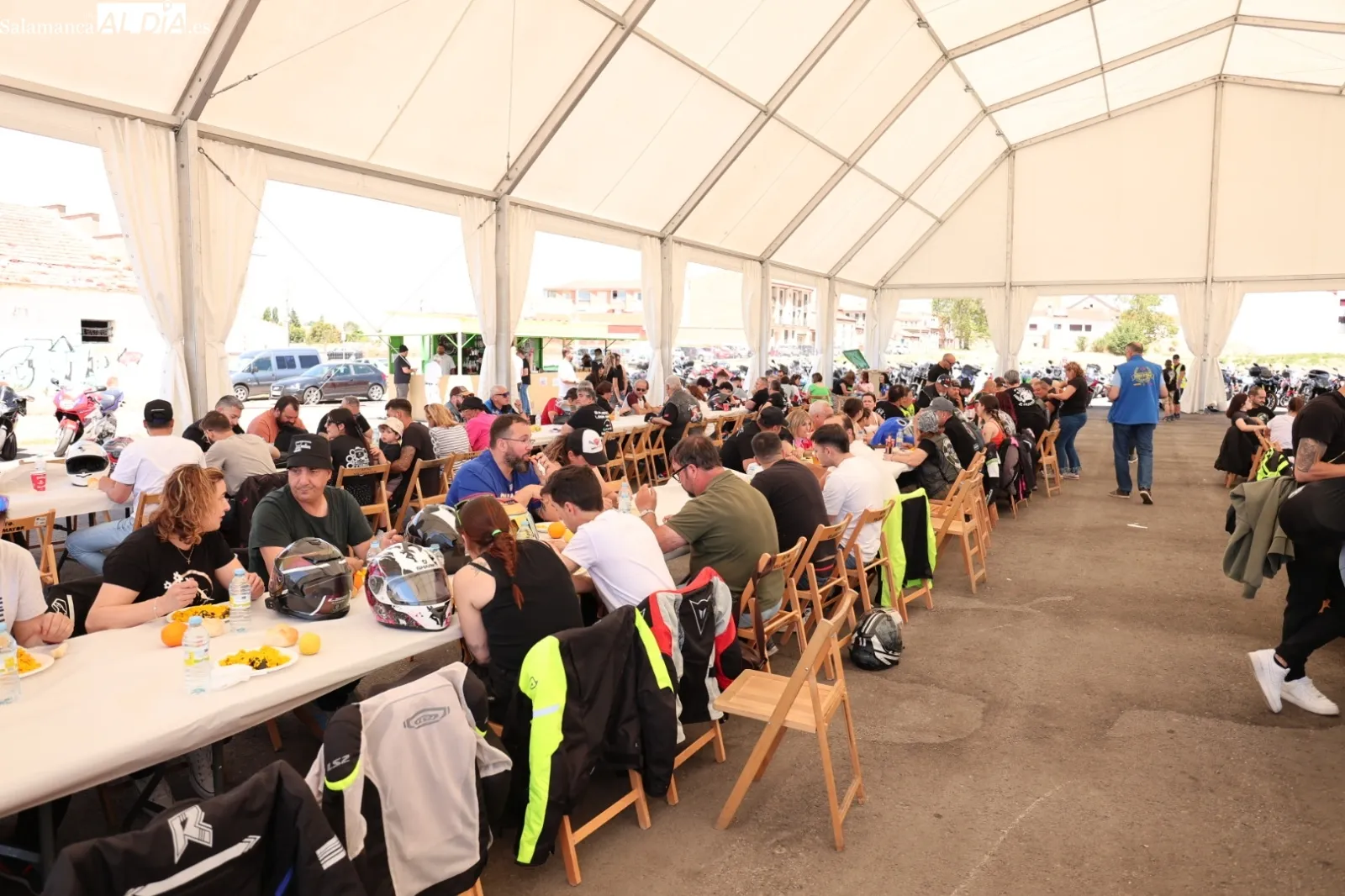 Paella en la II Quedada Motera de Villamayor | Fotos: David Sañudo