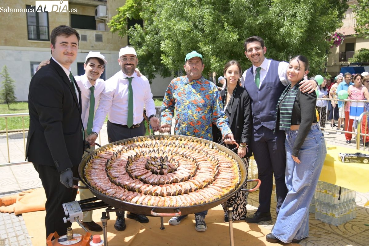Tecnocasa Salamanca celebra su aniversario con una paella