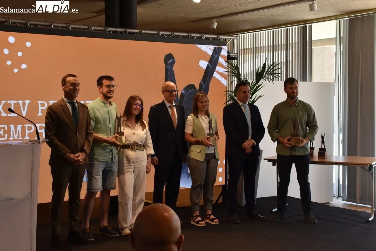 Entrega de XIV Premios Emprendedores en Carbajosa de la Sagrada / FOTOS: VANESA MARTINS