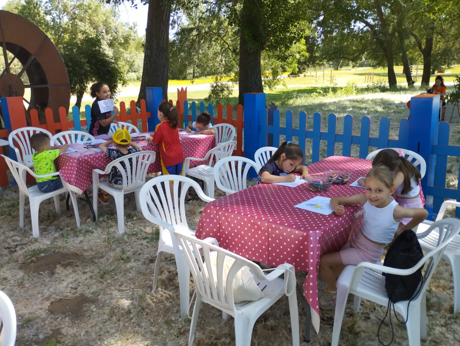 Foto 8 - FOTOS | Los m&aacute;s peque&ntilde;os de Santa Marta disfrutan de un pintacaras con motivo de la Semana del Medioambiente
