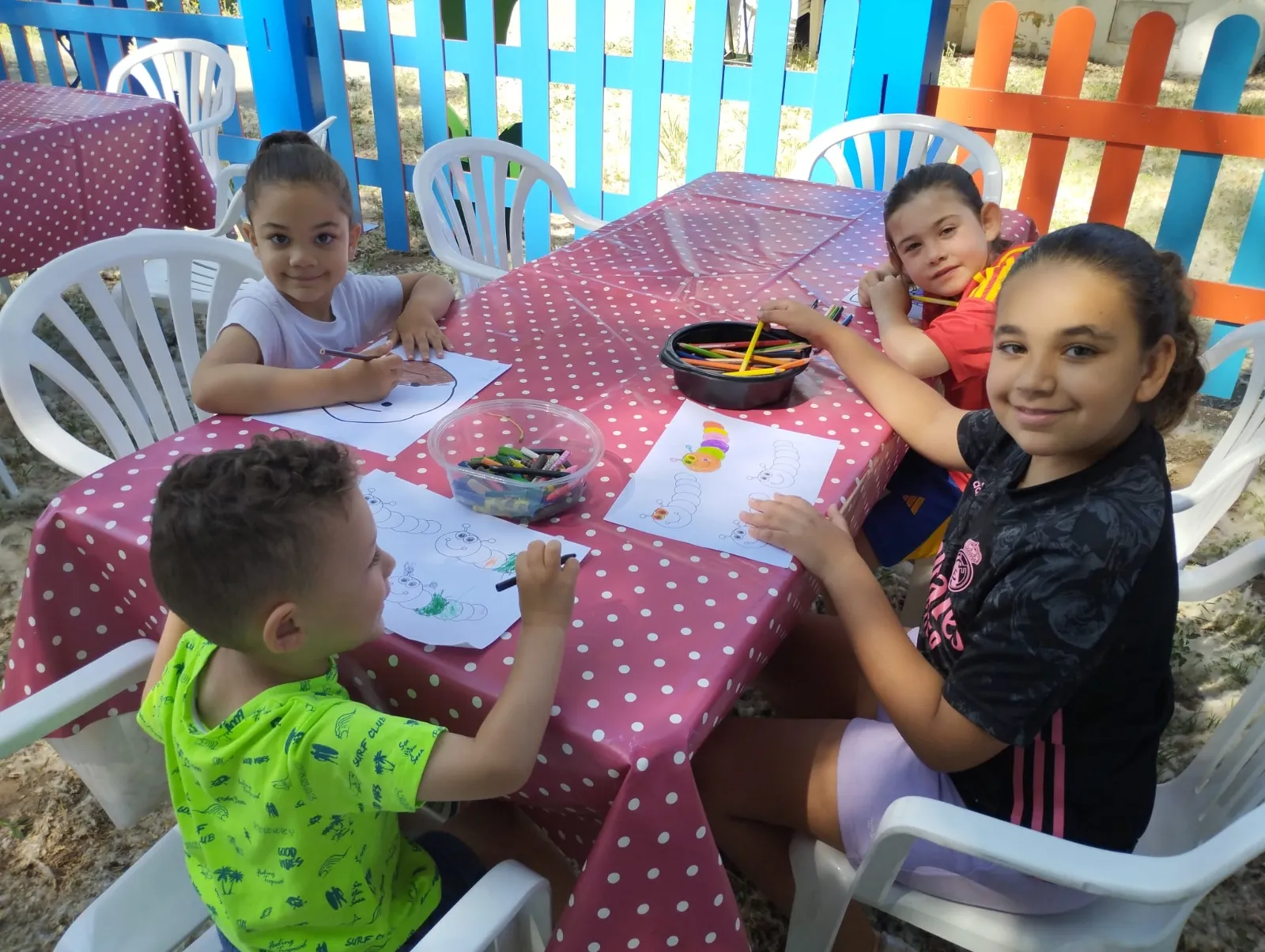 Foto 9 - FOTOS | Los m&aacute;s peque&ntilde;os de Santa Marta disfrutan de un pintacaras con motivo de la Semana del Medioambiente