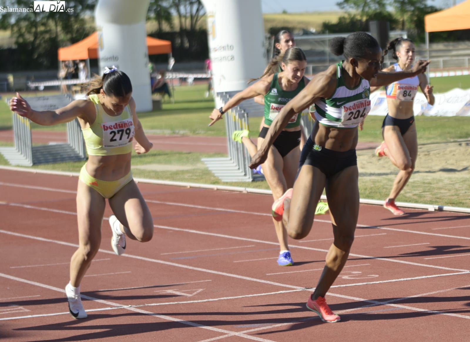 Trofeo Atletismo Salamanca: éxito con 350 atletas y estrellas
