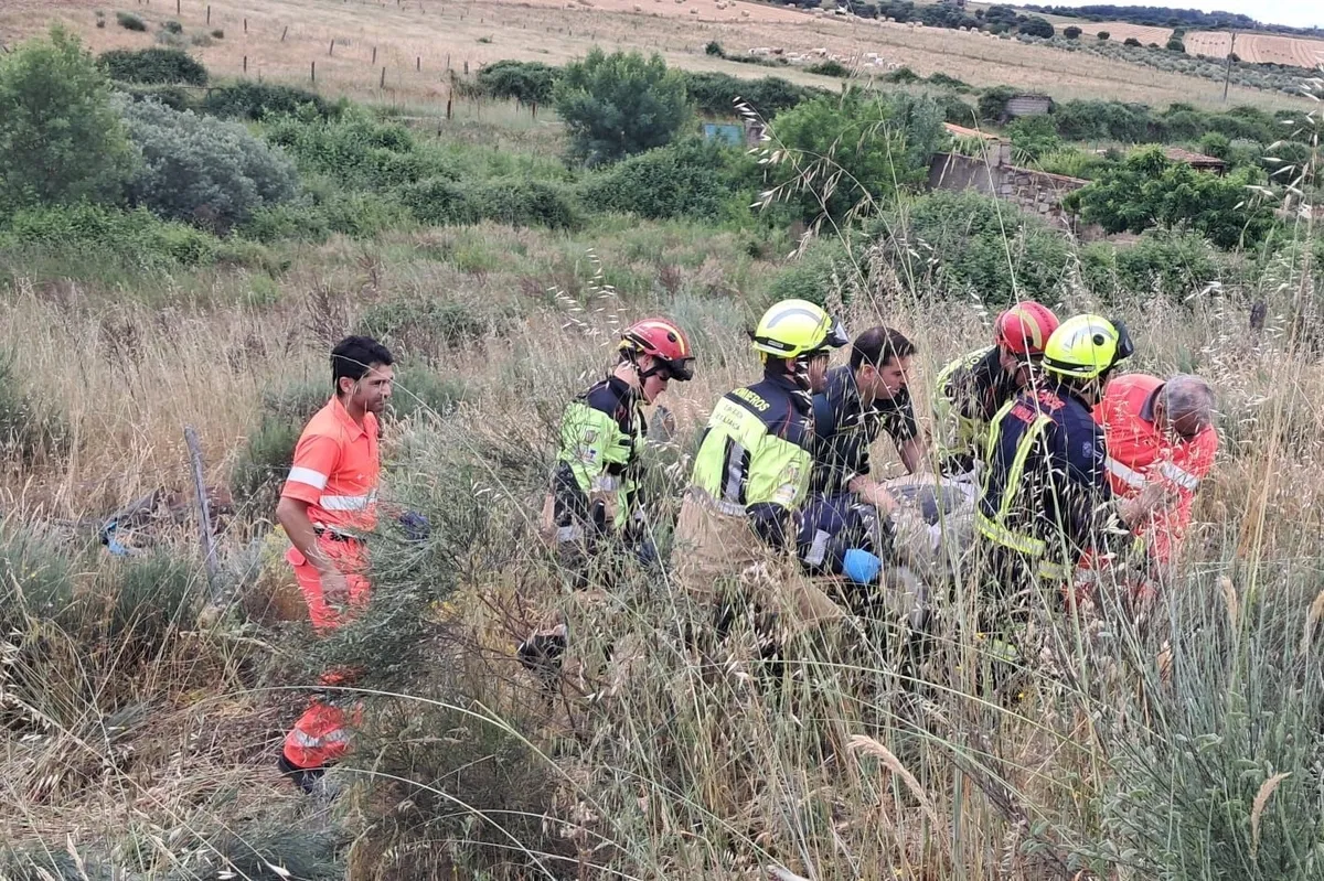 En las labores de rescate participaron efectivos de la Guardia Civil, Emergencias del Sacyl y Bomberos de Lumbrales