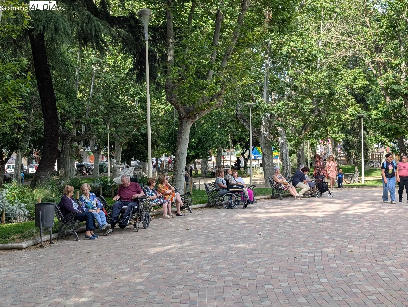 La Alamedilla, una 'piscina' improvisada en el centro de Salamanca | FOTOS: David Sañudo