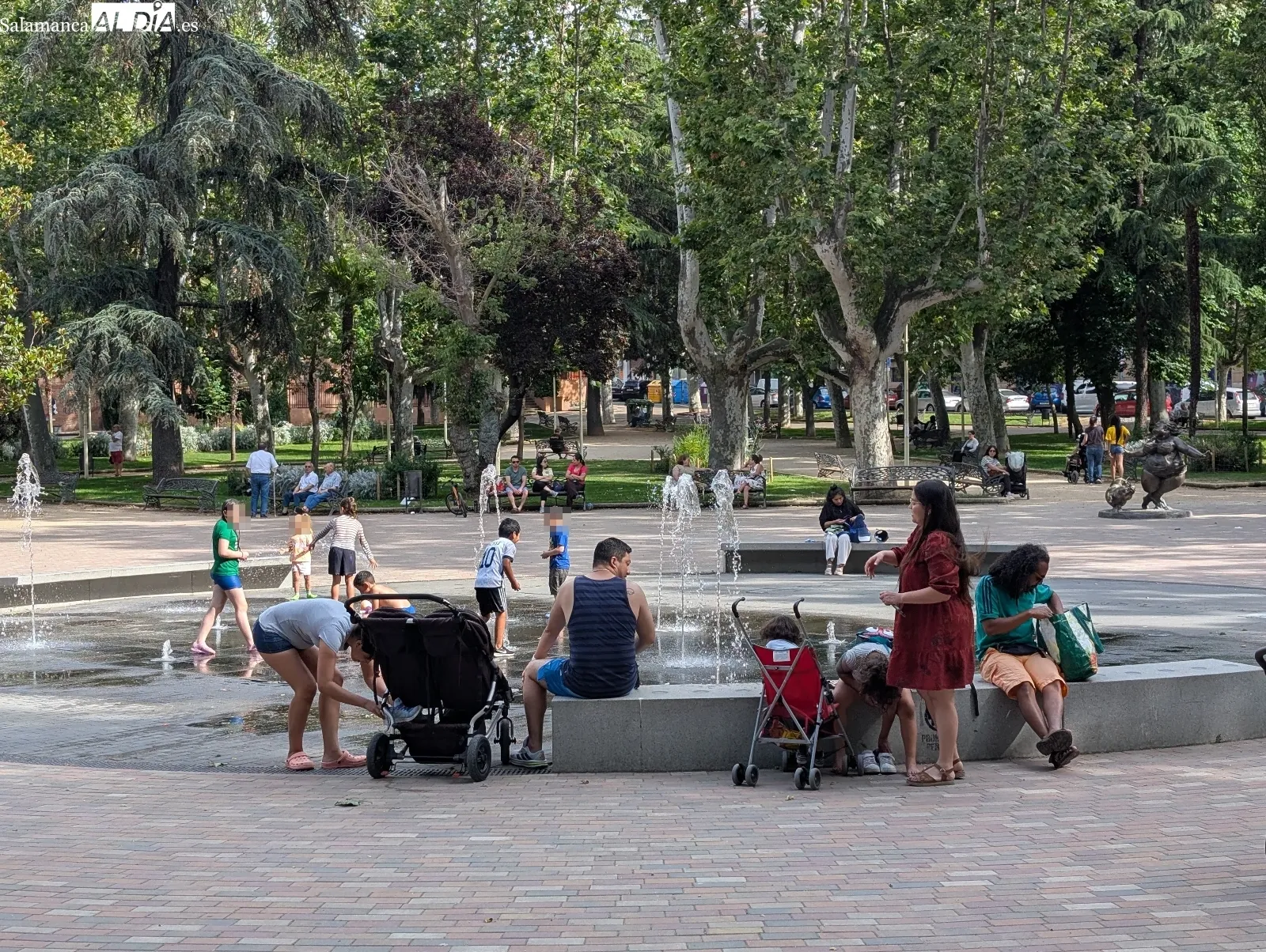 La Alamedilla, una 'piscina' improvisada en el centro de Salamanca | FOTOS: David Sañudo