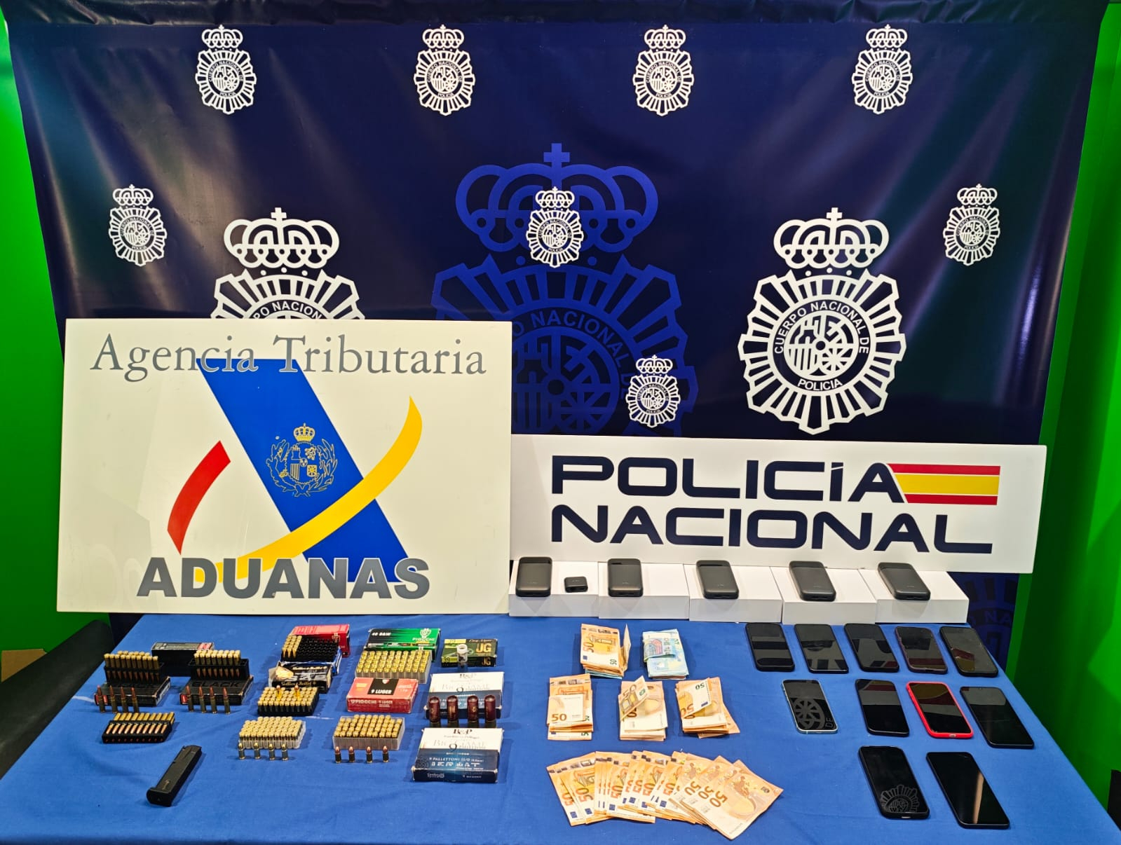 Detenidas ocho personas en la Operación Churruca que se ocultaban en un chalet de Calvarrasa de Arriba