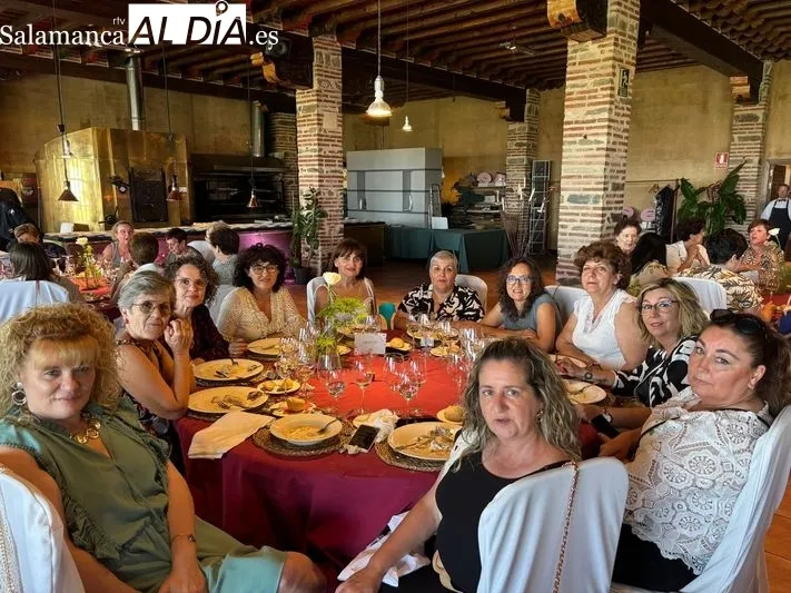 Foto 17 - La Asociaci&oacute;n de Mujeres Albenses celebra su 25 aniversario con emoci&oacute;n, poes&iacute;a y mucha participaci&oacute;n