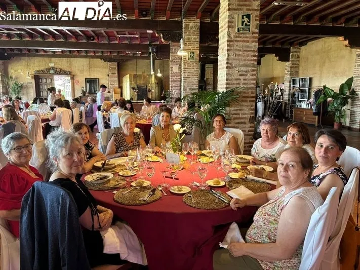 Foto 15 - La Asociaci&oacute;n de Mujeres Albenses celebra su 25 aniversario con emoci&oacute;n, poes&iacute;a y mucha participaci&oacute;n
