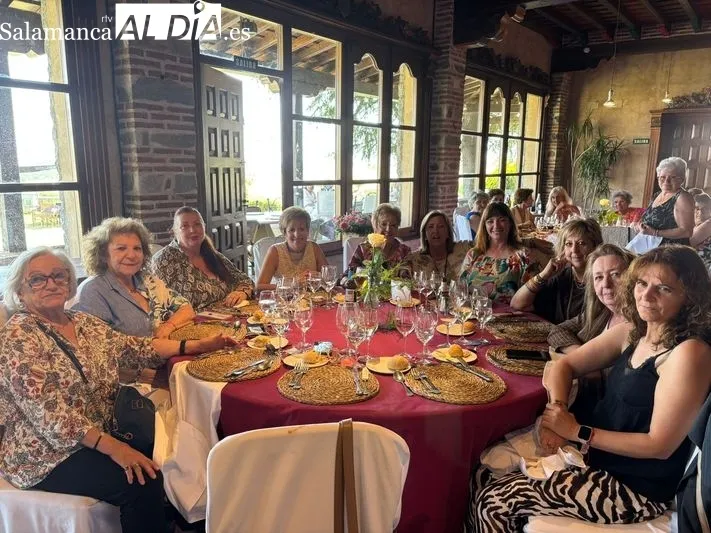 Foto 14 - La Asociaci&oacute;n de Mujeres Albenses celebra su 25 aniversario con emoci&oacute;n, poes&iacute;a y mucha participaci&oacute;n