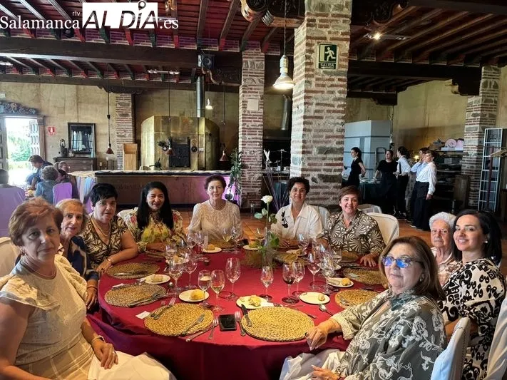 Foto 13 - La Asociaci&oacute;n de Mujeres Albenses celebra su 25 aniversario con emoci&oacute;n, poes&iacute;a y mucha participaci&oacute;n