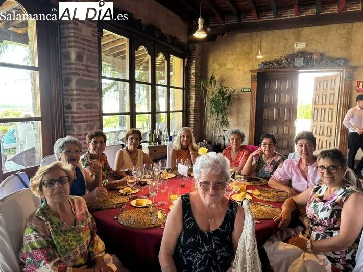 Foto 12 - La Asociaci&oacute;n de Mujeres Albenses celebra su 25 aniversario con emoci&oacute;n, poes&iacute;a y mucha participaci&oacute;n