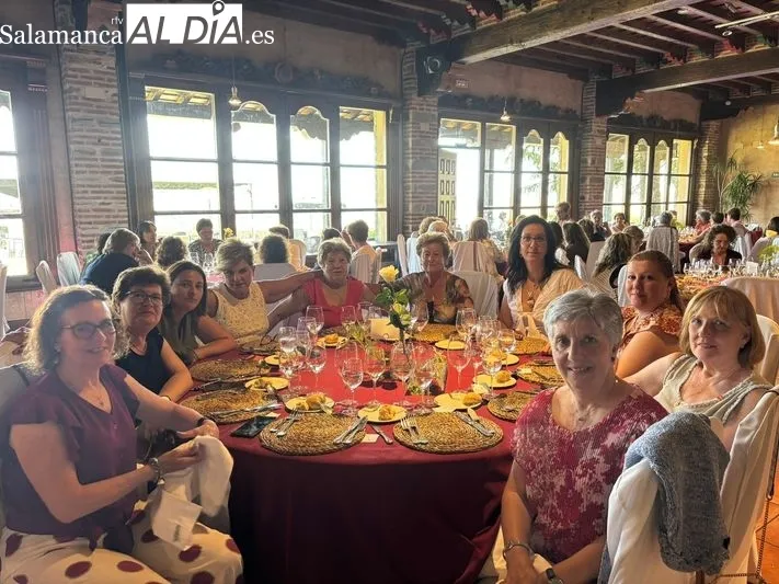 Foto 11 - La Asociaci&oacute;n de Mujeres Albenses celebra su 25 aniversario con emoci&oacute;n, poes&iacute;a y mucha participaci&oacute;n