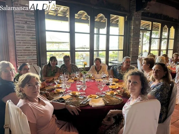 Foto 10 - La Asociaci&oacute;n de Mujeres Albenses celebra su 25 aniversario con emoci&oacute;n, poes&iacute;a y mucha participaci&oacute;n