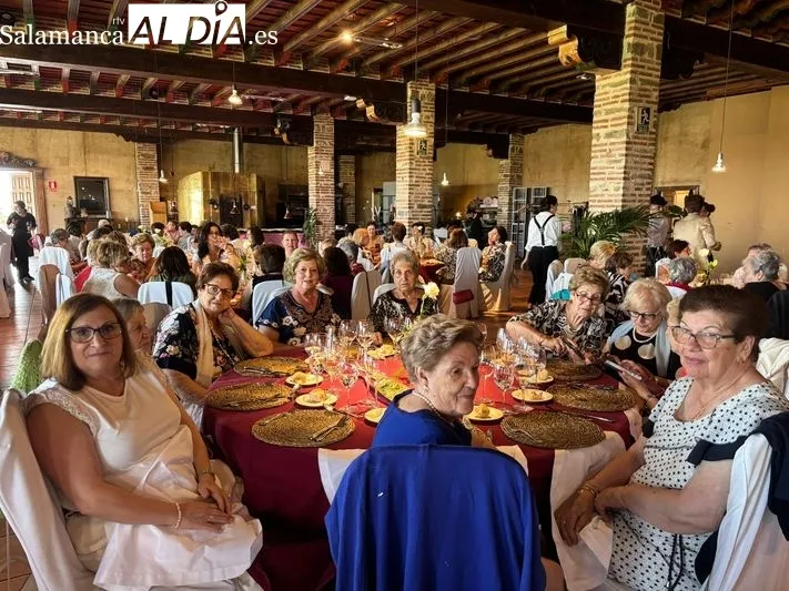 Foto 8 - La Asociaci&oacute;n de Mujeres Albenses celebra su 25 aniversario con emoci&oacute;n, poes&iacute;a y mucha participaci&oacute;n