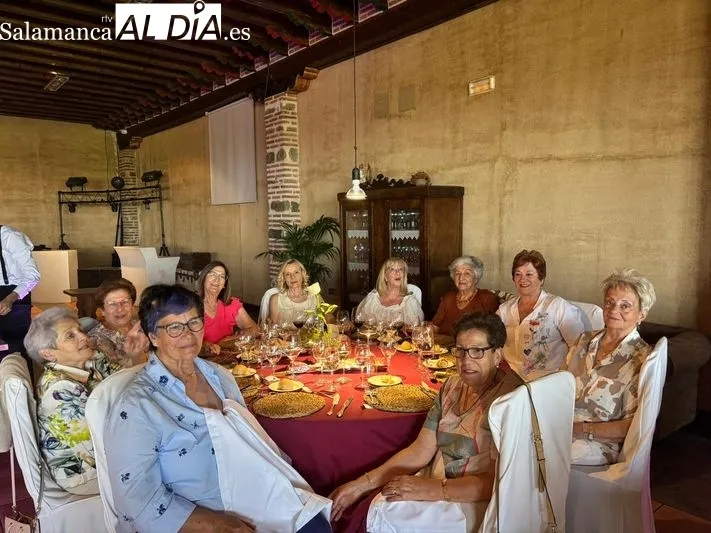 Foto 5 - La Asociaci&oacute;n de Mujeres Albenses celebra su 25 aniversario con emoci&oacute;n, poes&iacute;a y mucha participaci&oacute;n