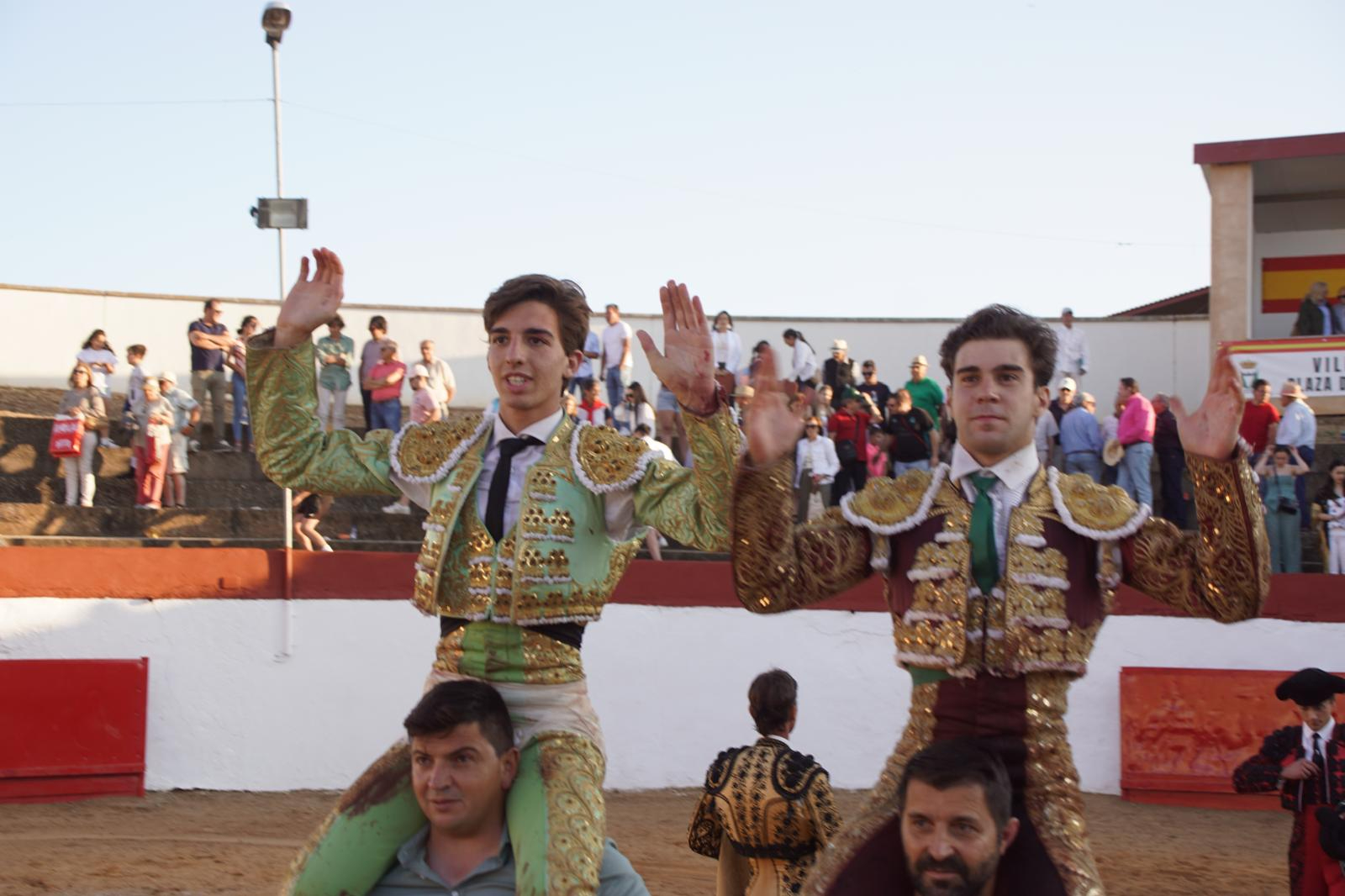 Apabullante tarde de Julio Norte, que triunfa con Salvador Herrero en su debut con picadores