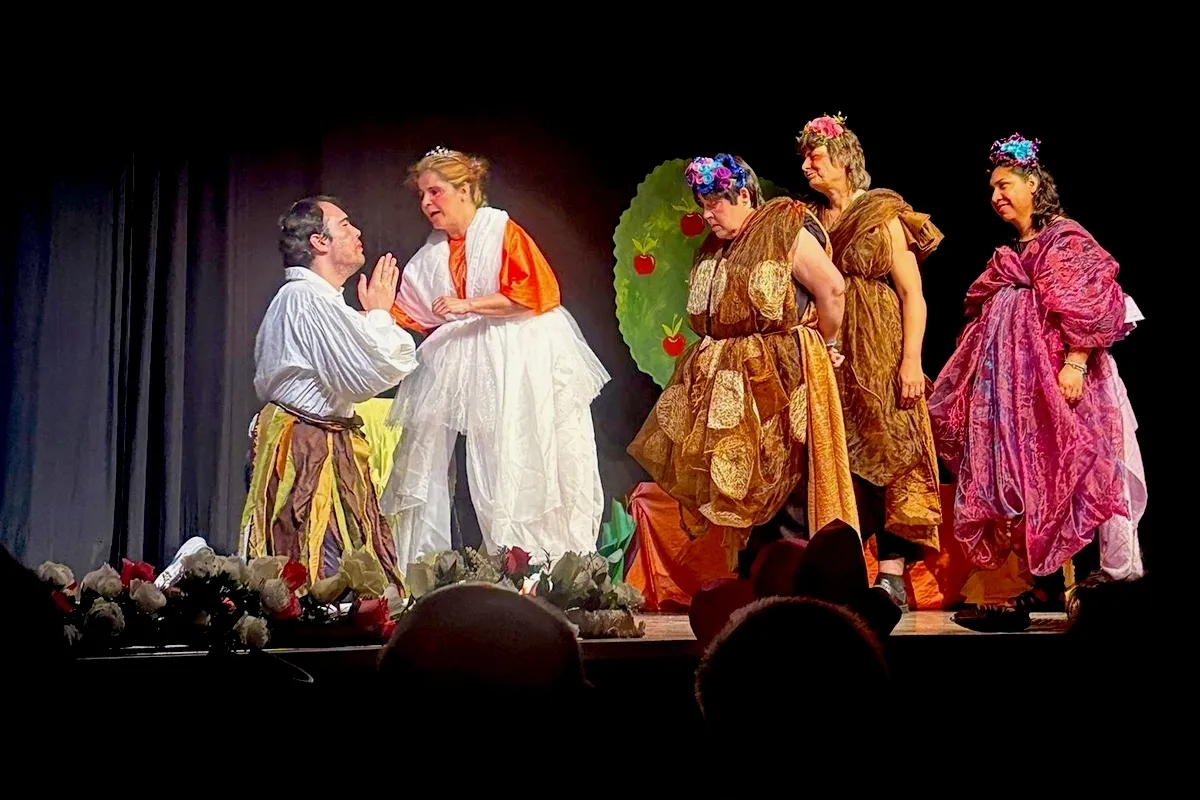 Las emociones estuvieron ayer a flor de piel en el Centro Cultural con la representación de Asprodes 