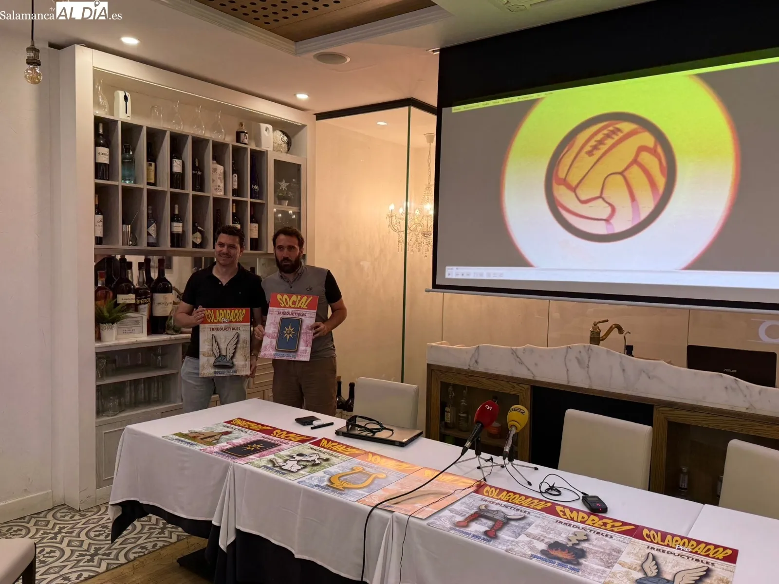 Foto 2 - V&Iacute;DEO | Unionistas presenta su campa&ntilde;a de socios para la 25/26 bajo el lema 'Irreductibles' y la "poci&oacute;n m&aacute;gica del f&uacute;tbol popular"; director deportivo y entrenador, al caer