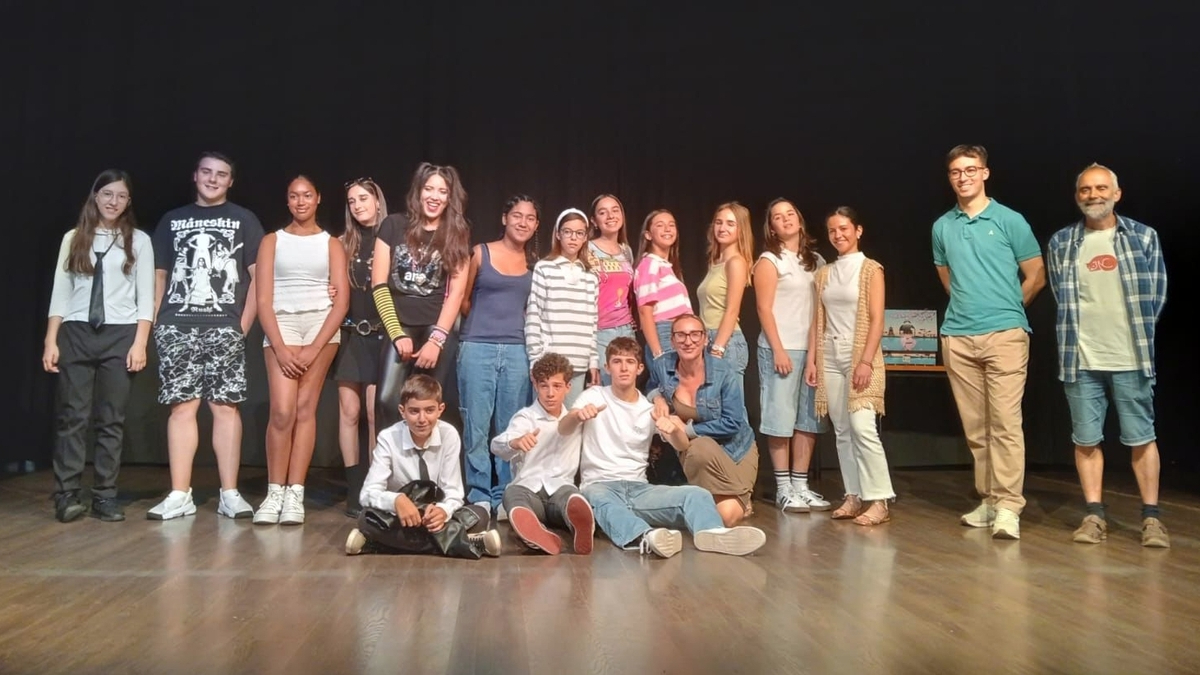 Jóvenes de Vitigudino y Ledesma reviven el ocio de los 80